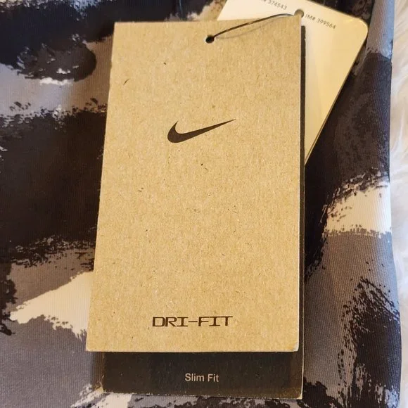 Nike Camo Cropped Sports Tank - Picture 5 of 11